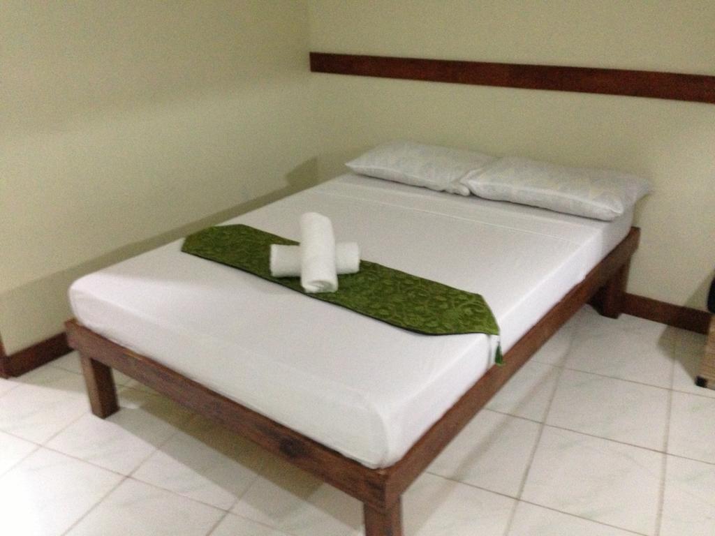 Qm Pension House Tagbilaran City Room photo